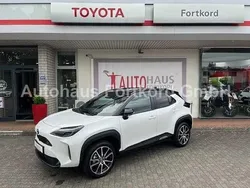 Weiß Gebraucht 2024 Toyota Yaris Cross Sport SUV | 32.980 € (Fairer Preis)