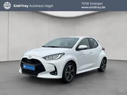 Schneeweiß Neu 2025 Toyota Yaris Hybrid Limousine | 24.690 € (Guter Preis)