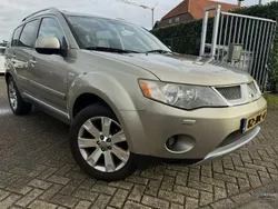 Beige Gebraucht 2009 Mitsubishi Outlander SUV | 3.999 € (Etwas zu teuer)
