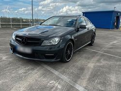 Schwarz Gebraucht 2012 Mercedes C63 AMG AMG Coupé | 28.000 € (Etwas zu teuer)
