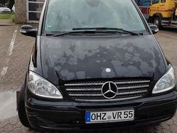 Schwarz Gebraucht 2009 Mercedes Viano Van / Kleinbus | 11.000 €