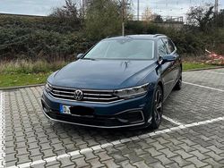 Blau Gebraucht 2020 VW Passat GTE Kombi | 16.350 € (Fairer Preis)
