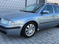 Grau Gebraucht 2004 Skoda Octavia Kombi | 3.990 € (Fairer Preis)