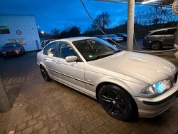 Silber Gebraucht 1999 BMW 320 Limousine | 1.750 € (Guter Preis)