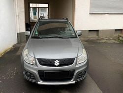 Silber Gebraucht 2011 Suzuki SX4 Comfort Limousine | 4.130 € (Guter Preis)