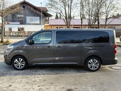 Grau Gebraucht 2022 Peugeot Traveller Allure Van / Kleinbus | 36.000 € (Guter Preis)