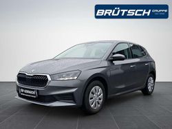 Graphitegrau metallic Gebraucht 2022 Skoda Fabia Active Limousine | 15.480 € (Fairer Preis)