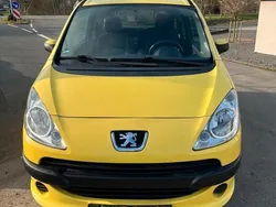 Gelb Gebraucht 2006 Peugeot 1007 Kleinwagen | 1.500 € (Guter Preis)