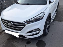 Weiß Gebraucht 2016 Hyundai Tucson SUV | 16.700 € (Etwas zu teuer)