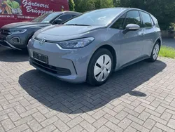Grau Gebraucht 2024 VW ID.3 Pro Kleinwagen | 29.870 € (Fairer Preis)