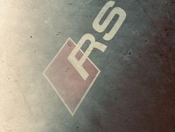 Rot Gebraucht 2025 Audi RS3 Sportback Sport Kleinwagen | 69.500 € (Guter Preis)