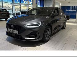Grau Gebraucht 2024 Ford Focus ST-Line X Limousine | 28.990 € (Teuer)