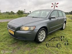 Grau Gebraucht 2005 Volvo V50 Kinetic Kombi | 1.999 € (Etwas zu teuer)