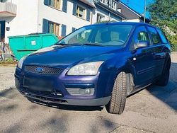 Blau Gebraucht 2007 Ford Focus Kombi | 1.600 € (Teuer)