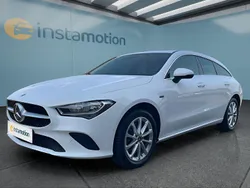 Weiß Gebraucht 2021 Mercedes CLA250e Shooting Brake Kombi | 25.449 € (Guter Preis)