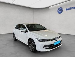 Weiß Gebraucht 2025 VW Golf VIII Style Limousine | 32.490 € (Teuer)