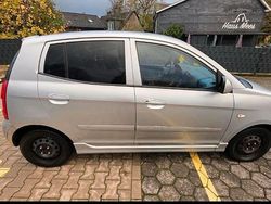 Grau Gebraucht 2004 Kia Picanto Kleinwagen | 1.500 € (Guter Preis)