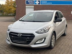 Silber Gebraucht 2015 Hyundai i30 Limousine | 7.900 € (Fairer Preis)