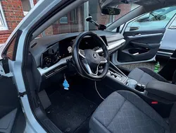 Weiß Gebraucht 2020 VW Golf VII Life Limousine | 18.000 € (Etwas zu teuer)