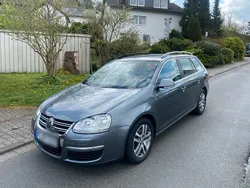 Grau Gebraucht 2007 VW Golf V Kombi | 4.000 €