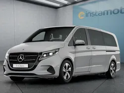 Grau Gebraucht 2024 Mercedes V300 Van / Kleinbus | 78.299 € (Teuer)