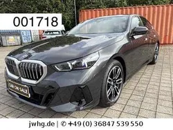 Grau Gebraucht 2024 BMW 520 M Sport Limousine | 52.450 € (Guter Preis)