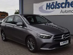 Mountaingrau Gebraucht 2019 Mercedes B180 Van / Kleinbus | 19.999 € (Superpreis)