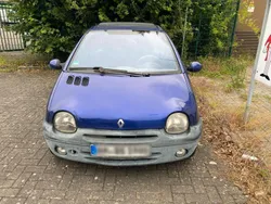 Blau Gebraucht 2001 Renault Twingo Kleinwagen | 750 €