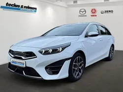 Weiß Gebraucht 2022 Kia Ceed Sportswagon Inspiration Kombi | 20.975 € (Guter Preis)
