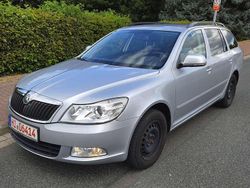 Brilliantsilber metallic Gebraucht 2013 Skoda Octavia Best of Kombi | 6.400 € (Fairer Preis)