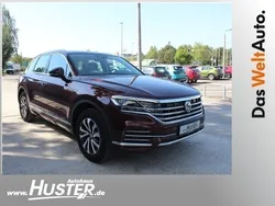 Malbec red metallic 6364 (metallic) Gebraucht 2020 VW Touareg Elegance SUV | 48.949 € (Etwas zu teuer)