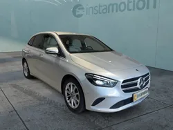 Silber Gebraucht 2022 Mercedes B250e Van / Kleinbus | 28.399 € (Teuer)