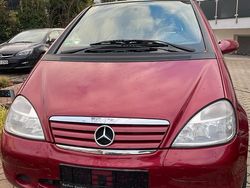 Rot Gebraucht 1998 Mercedes A140 Kleinwagen | 1.500 € (Etwas zu teuer)