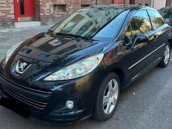 Schwarz Gebraucht 2010 Peugeot 207 Premium Limousine | 5.300 € (Fairer Preis)