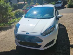 Weiß Gebraucht 2013 Ford Fiesta Kleinwagen | 8.299 € (Teuer)