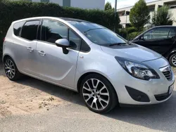 Grau Gebraucht 2012 Opel Meriva S Van / Kleinbus | 4.900 € (Fairer Preis)