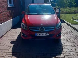 Schwarz Gebraucht 2015 Mercedes B160 Van / Kleinbus | 12.500 €