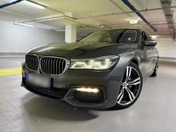 Grau Gebraucht 2017 BMW 730 M Sport Limousine | 24.900 € (Fairer Preis)