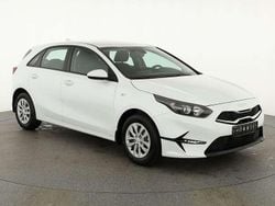 Deluxeweiß metallic Neu 2025 Kia Ceed Kleinwagen | 23.095 € (Guter Preis)