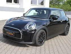 Schwarz Gebraucht 2022 Mini ONE Classic Kleinwagen | 17.250 € (Fairer Preis)