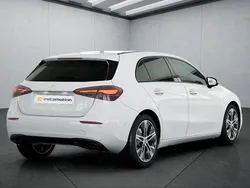 Weiß Gebraucht 2024 Mercedes A200 Limousine | 31.599 € (Etwas zu teuer)