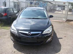 Schwarz Gebraucht 2011 Opel Astra Design Edition Kombi | 2.250 € (Superpreis)