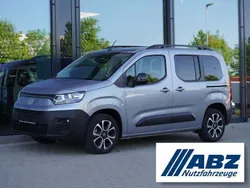 Grau Gebraucht 2023 Fiat Doblò Van / Kleinbus | 22.750 € (Fairer Preis)