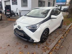 Weiß Gebraucht 2018 Toyota Aygo Connect Style Kleinwagen | 9.950 € (Fairer Preis)