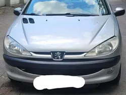 Silber Gebraucht 2000 Peugeot 206 Kleinwagen | 2.500 € (Etwas zu teuer)
