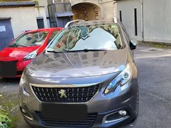 Grau Gebraucht 2017 Peugeot 2008 Urban Move SUV | 8.000 € (Fairer Preis)