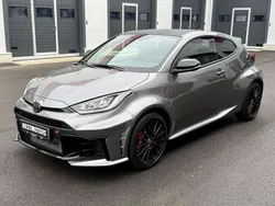 Grau Gebraucht 2024 Toyota Yaris Sport Limousine | 45.339 €