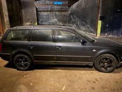 Blau Gebraucht 2000 VW Passat Kombi | 700 € (Superpreis)