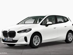 Weiß Gebraucht 2022 BMW 218 Active Tourer Luxury Line Van / Kleinbus | 27.990 € (Fairer Preis)