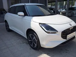 Pure white pearl Gebraucht 2025 Suzuki Swift Comfort+ Limousine | 21.950 € (Teuer)